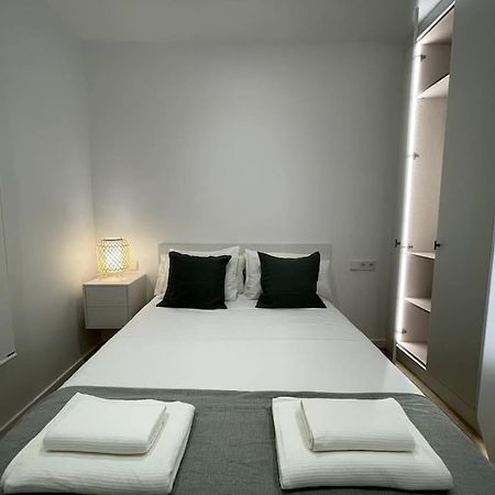 Apartamento Nuevo Centrico Frente Al Mar En Palamos Exterior photo