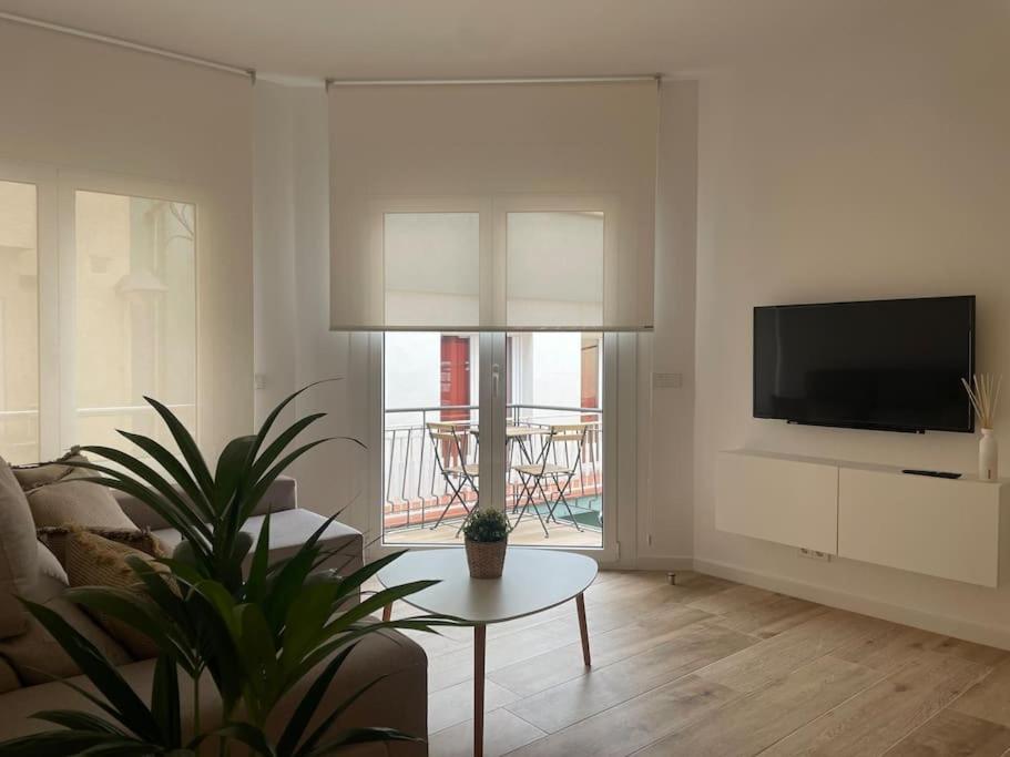 Apartamento Nuevo Centrico Frente Al Mar En Palamos Exterior photo