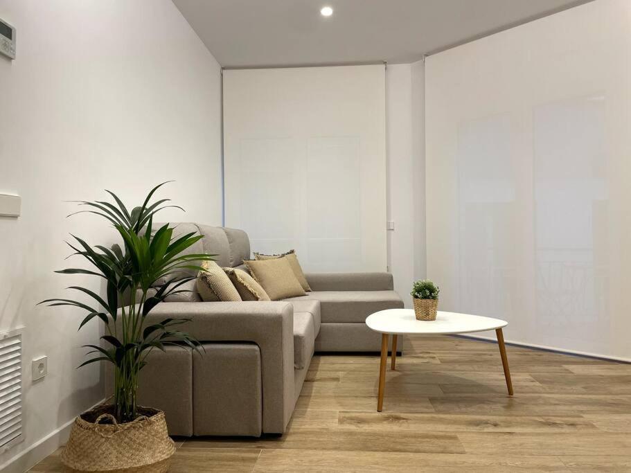 Apartamento Nuevo Centrico Frente Al Mar En Palamos Exterior photo