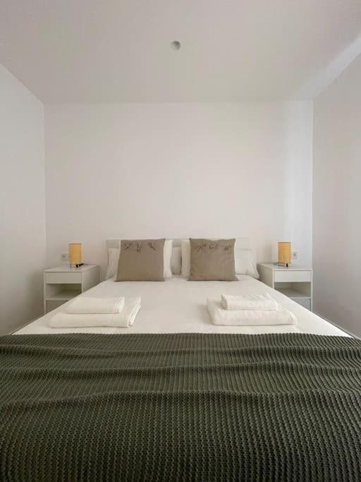 Apartamento Nuevo Centrico Frente Al Mar En Palamos Exterior photo