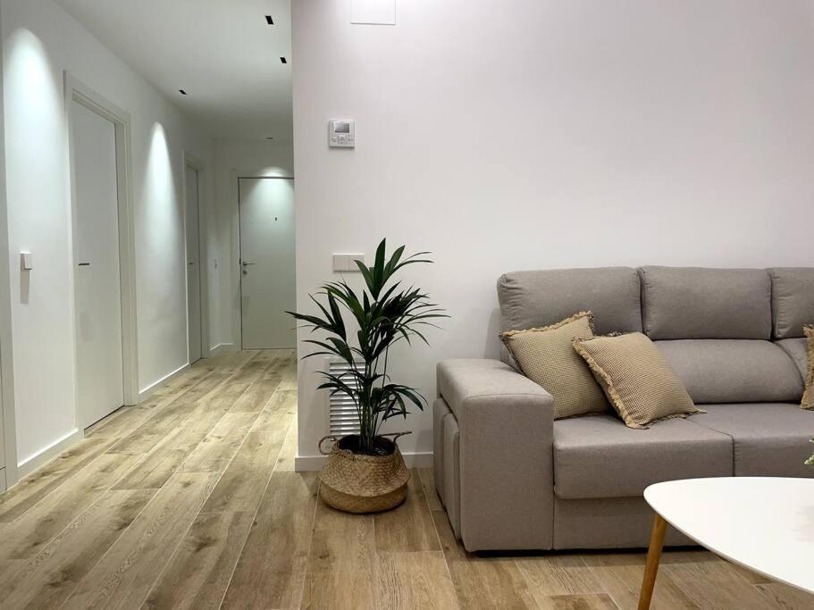 Apartamento Nuevo Centrico Frente Al Mar En Palamos Exterior photo