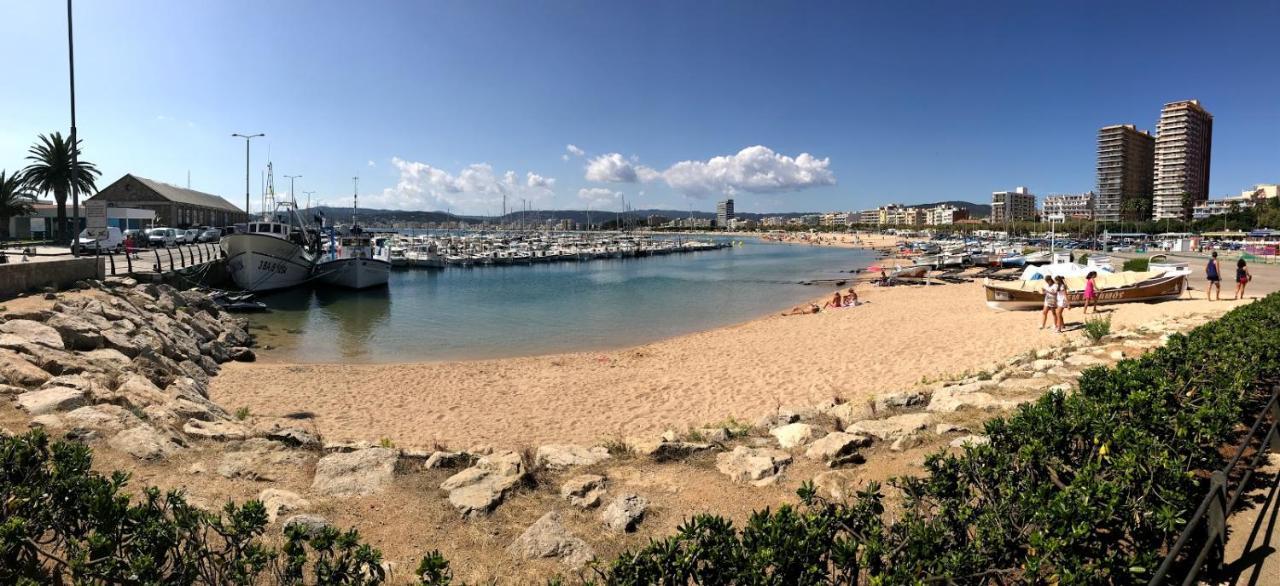Apartamento Nuevo Centrico Frente Al Mar En Palamos Exterior photo